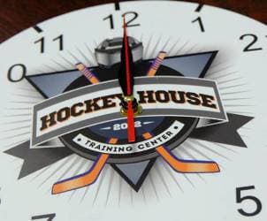 Простые часы на акриле