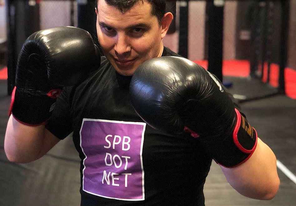 спортивные футболки с печатью бренда