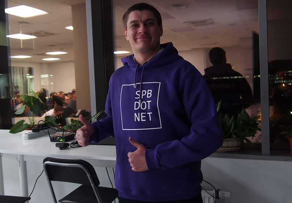 толстовки с печатью логотипа шелкографией